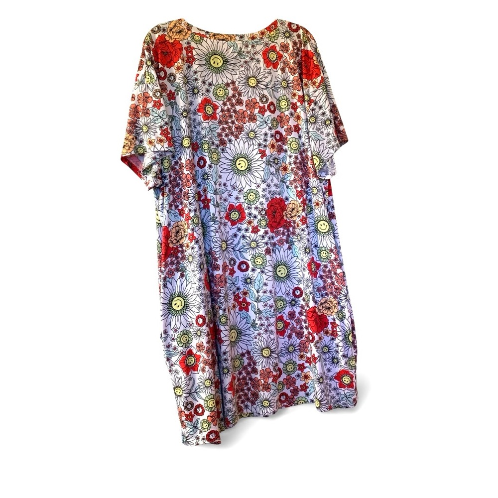 Joyspun Women's Short Sleeve Sleep Shirt Smiley Face Red Yellow Flowers 2X-3X - Picture 3 of 8